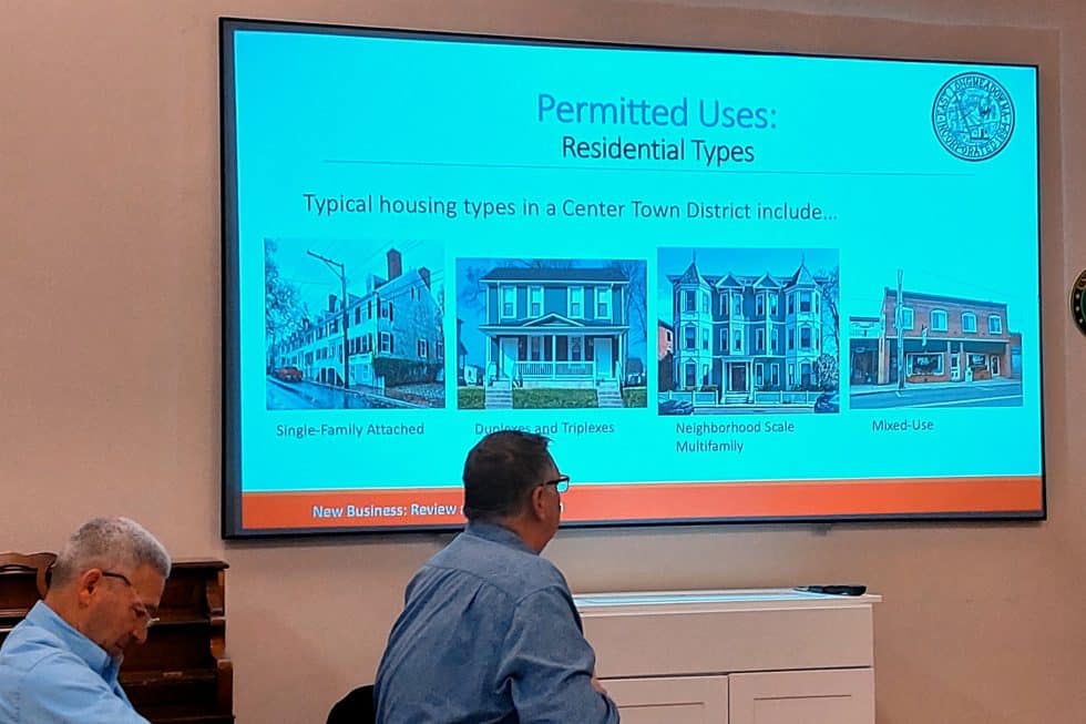 EL-Center-Town-mtg-1-29-980x653